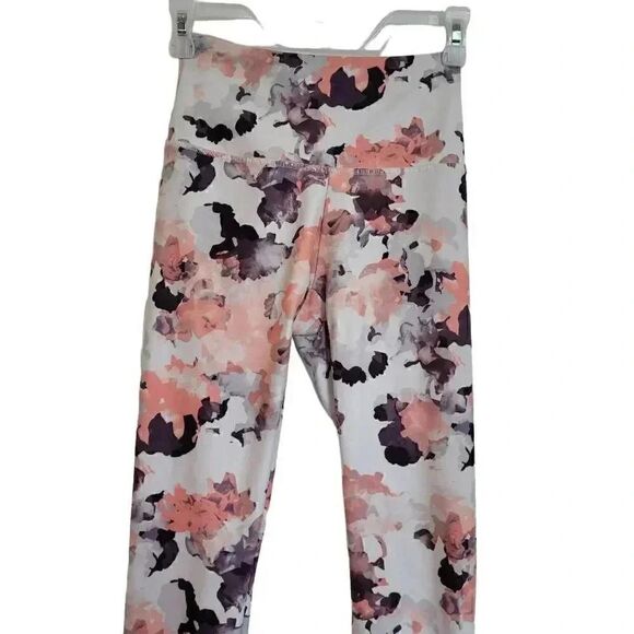 Balance Collection Women's White/Black/Pink Water Mark Leggings - Picture 6 of 11